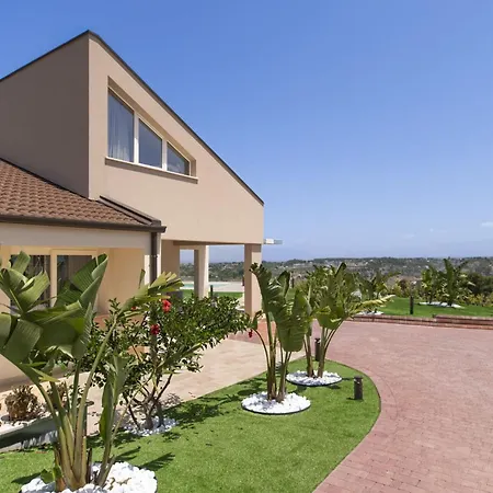 Aversa By Posarellivillas *