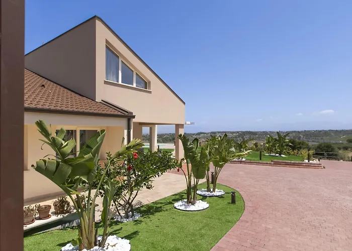 Aversa By Posarellivillas *